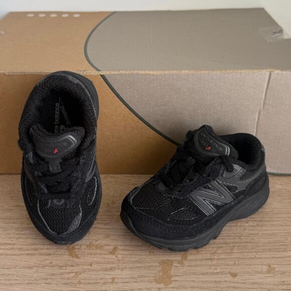 New Balance 990 V6 ‘Triple Black’ Toddler Sneakers- SZ 4 C - Picture 1 of 14